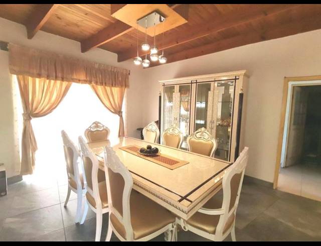 6 BEDROOM HOUSE FOR SALE IN BLACKRIDGE
